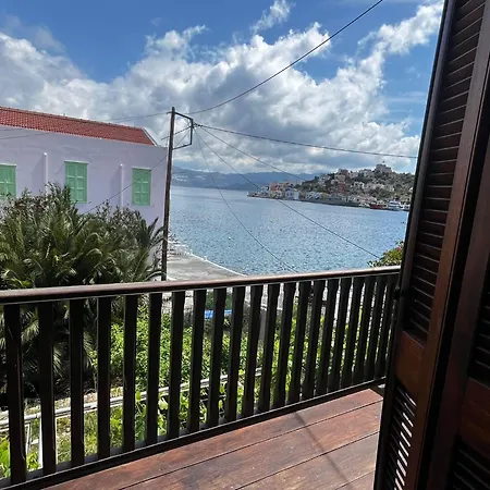 Island House Meters From The Waterfront Nyaraló *